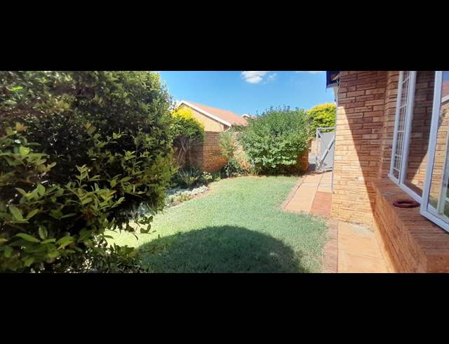 2 BEDROOM COMPLEX FOR SALE IN ELDORAIGNE